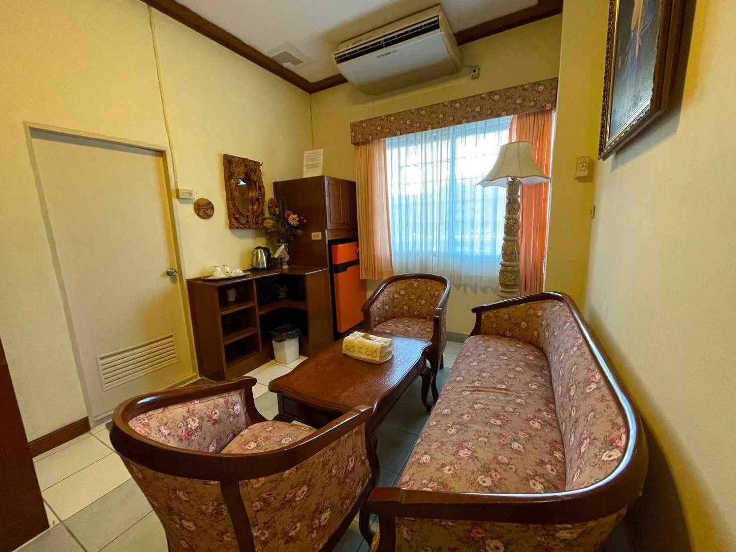 Oyo 75486 Anna Residence Jomtien Exterior foto
